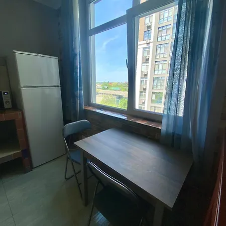 On Raiduzhniy 58 Apartment